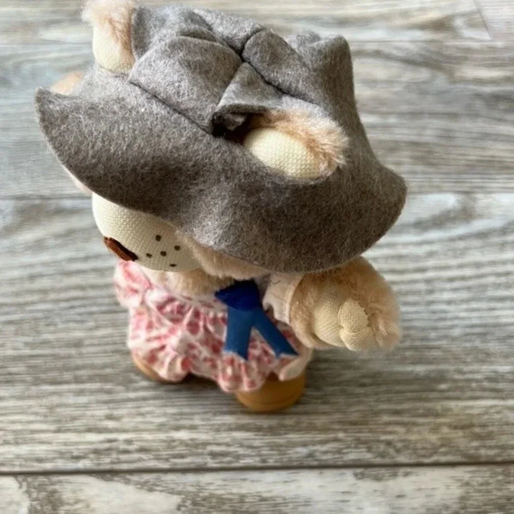 Vintage 1986 Wendy's Furskins Hattie Mini Bear Plush Stuffed Animal Blue Ribbon